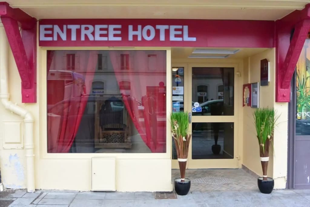 Hotel de la Gare - Photo 1