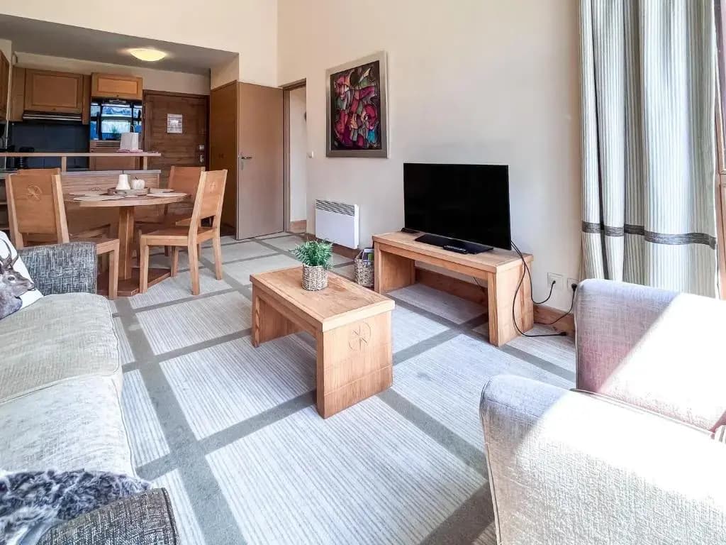 Bright, spacious South-facing 1-bedroom apartment - Photo 4