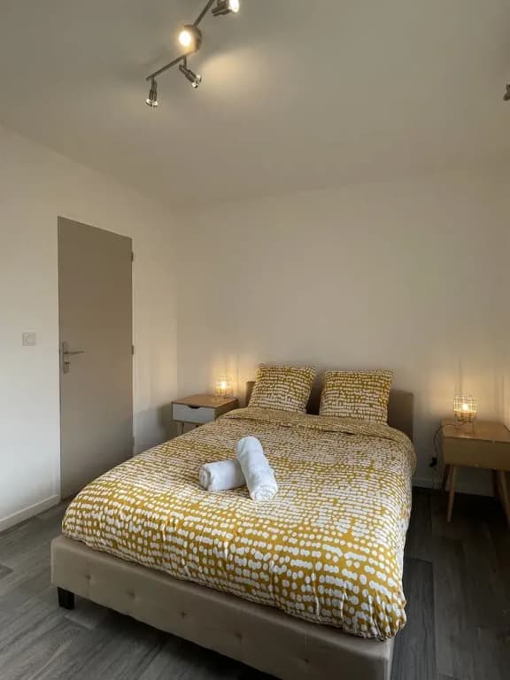 Apartment in Yvre-l'eveque Near Le Mans Circuit - Photo 2