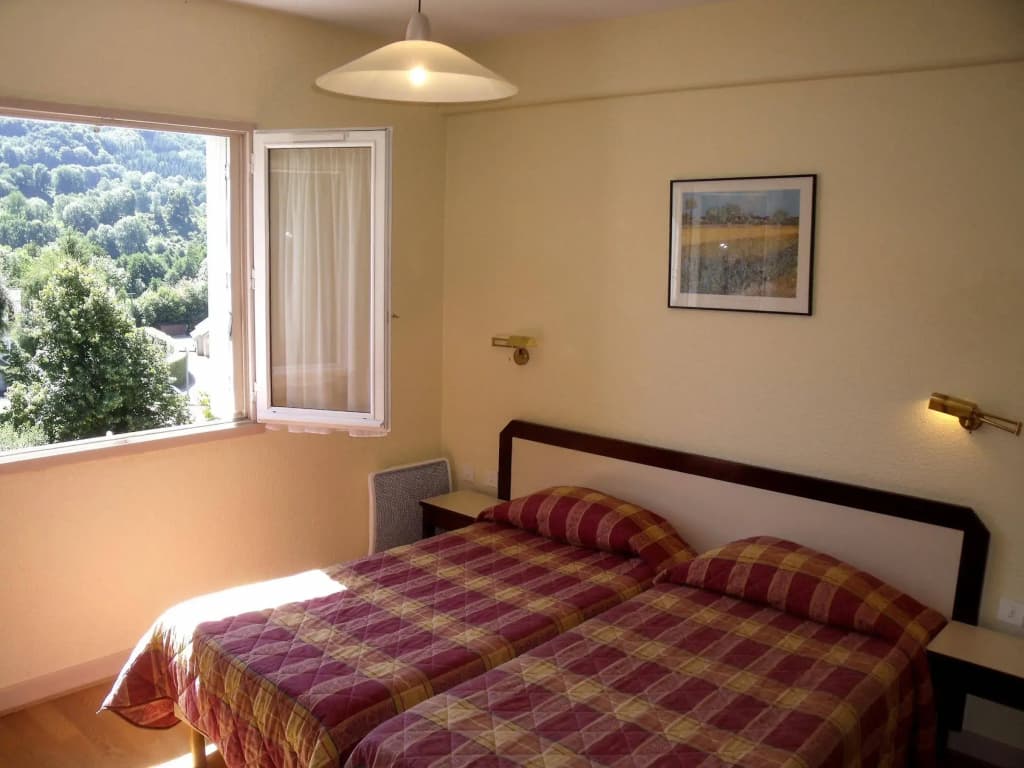 Family Hotel - Photo 2