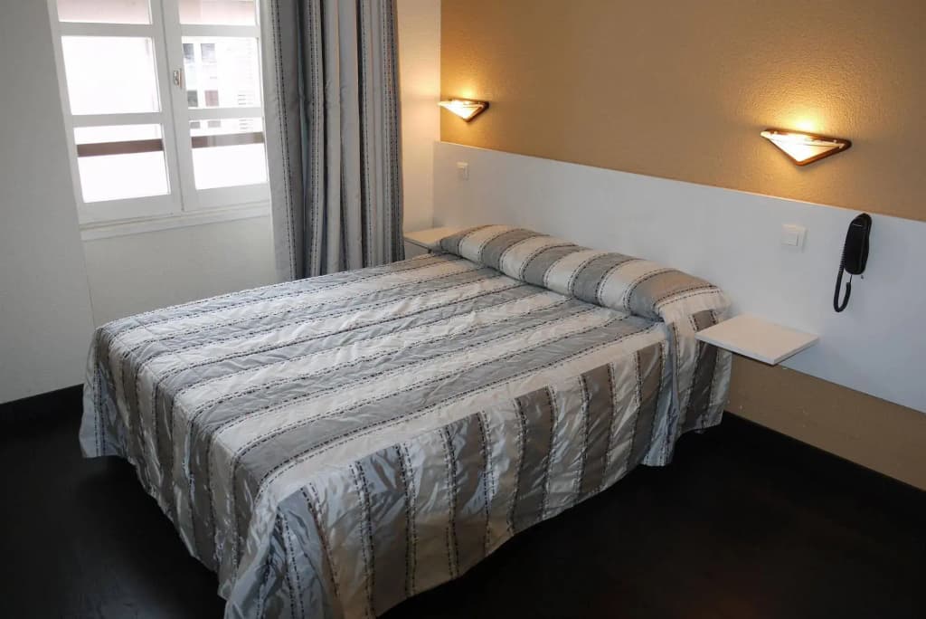 Theatre Hotel - Photo 2