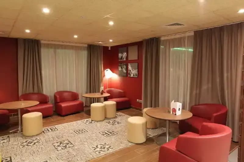 Hotel Campanile Besancon Nord - Ecole Valentin - Miniature 7