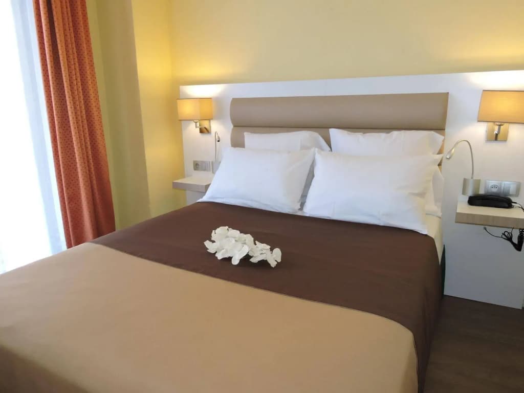 Hotel Regina Cannes - Photo 4