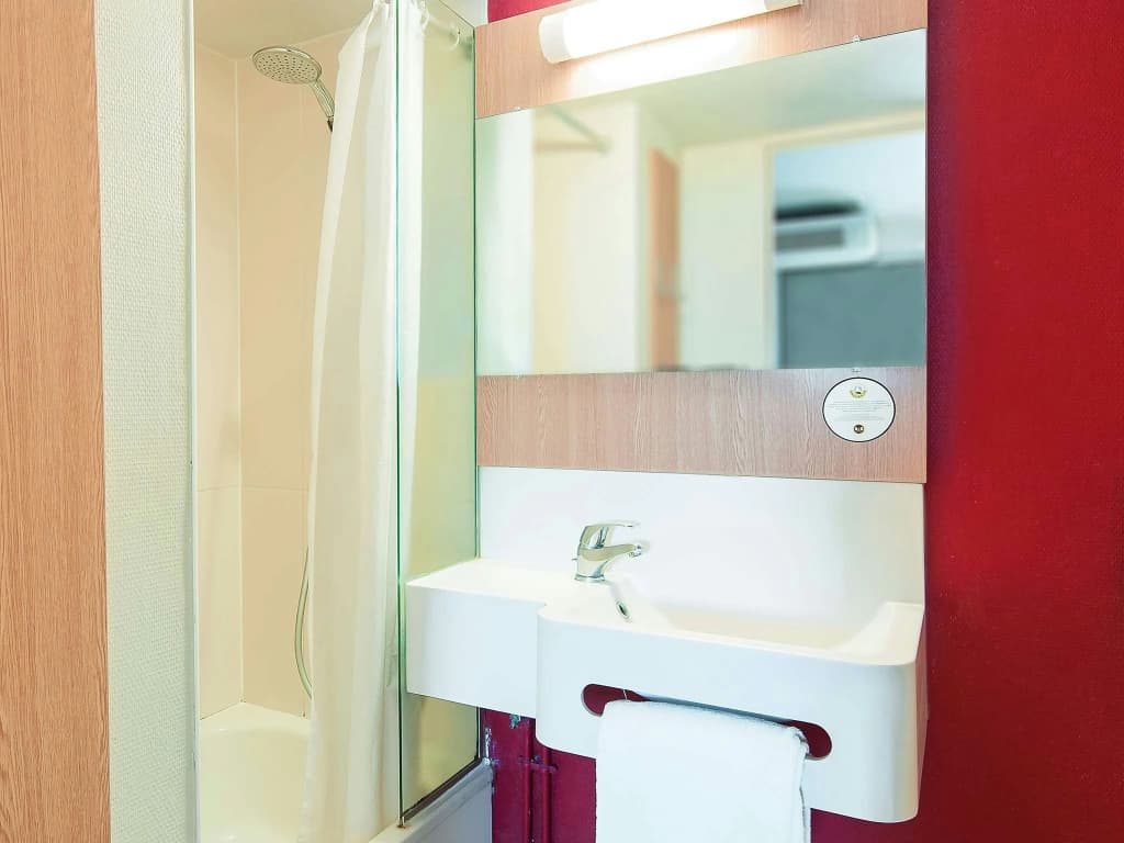 B&B HOTEL Bordeaux Lormont - Miniature 8