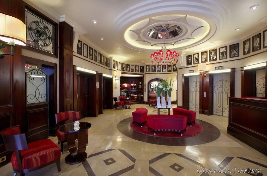 Hôtel Pont Royal - Photo 2