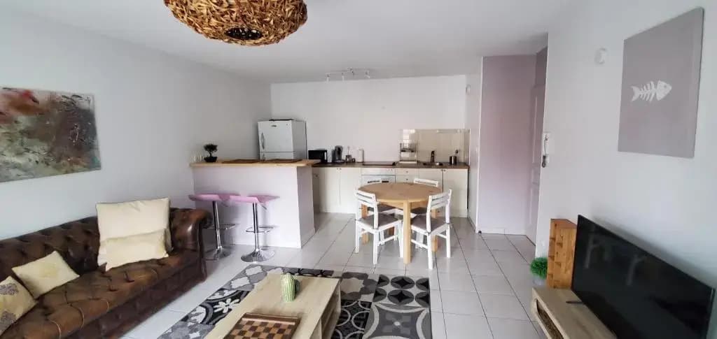 Appartement 2 chambres Balcon Parking privé Centre Village - Photo 2