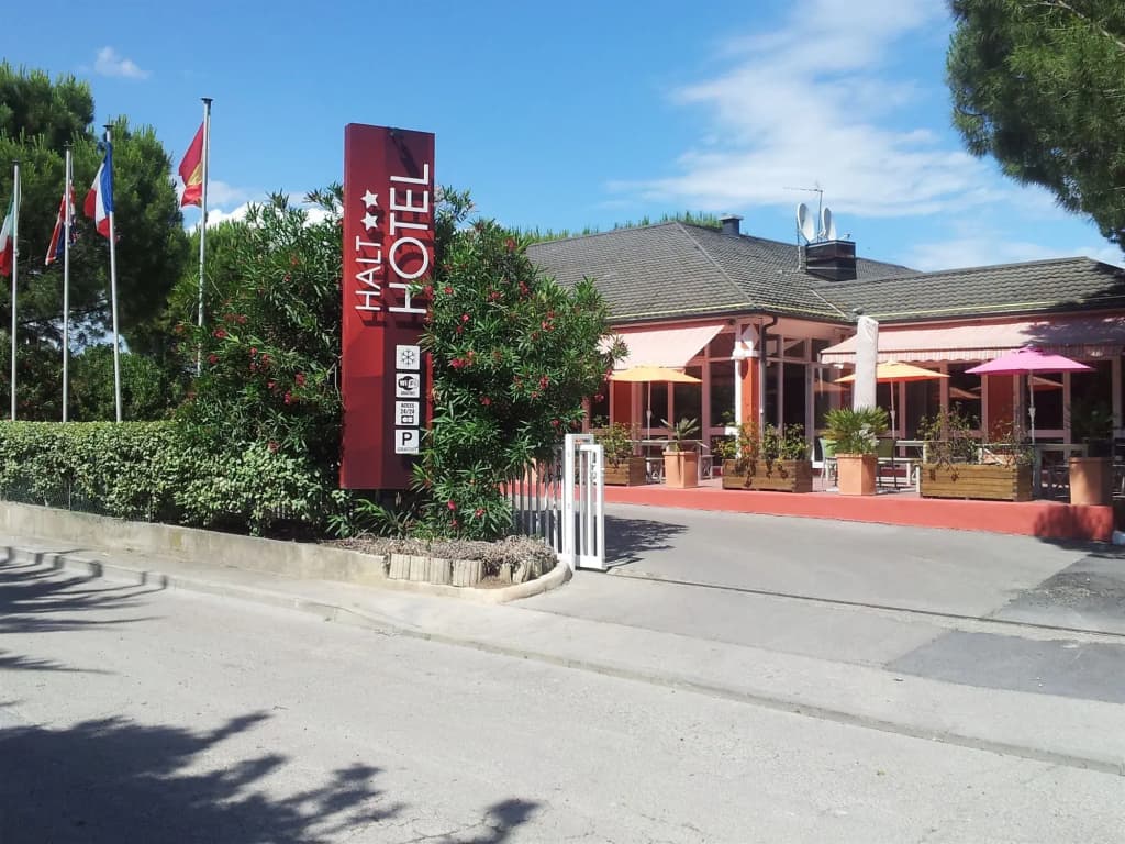 Halt hôtel - Photo 1