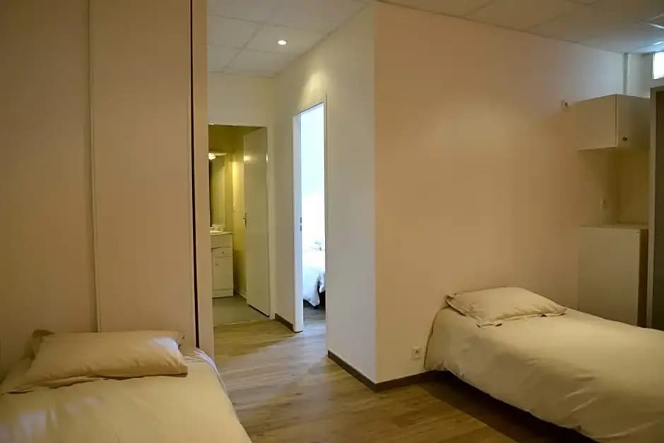 Hotel Les Arceaux - Photo 3