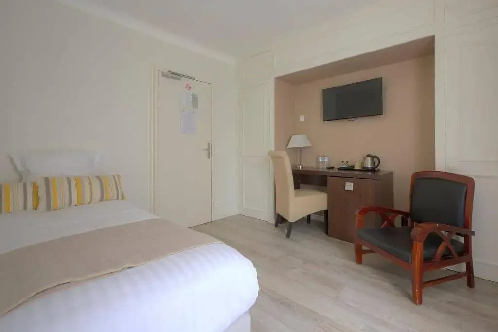 Hotel Restaurant La Hoirie - Photo 3