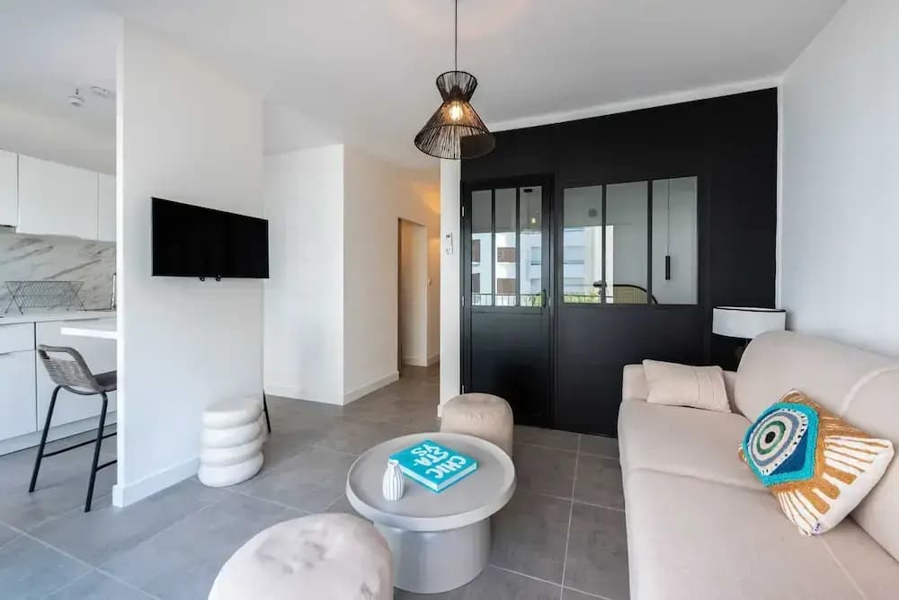 Beautiful Flat With Balcony - 200m From the Beach - Miniature 8