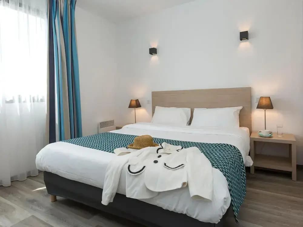 Apartment in La Rochelle Near the Beach - Photo 4