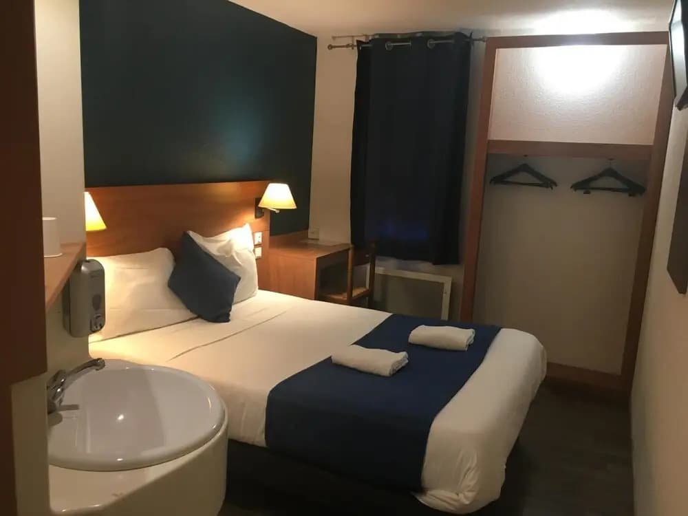 Glisy Hotel - Photo 4