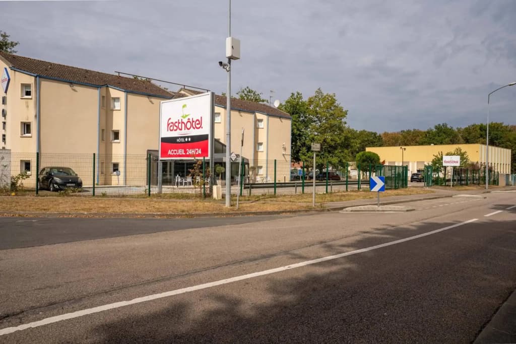 Ibis budget Rouen Cléon - Photo 1