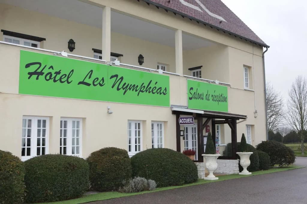 Logis Hôtel Les Nympheas - Photo 1