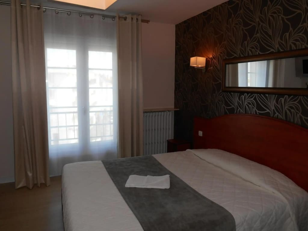 Htel Le Rupella - Photo 3