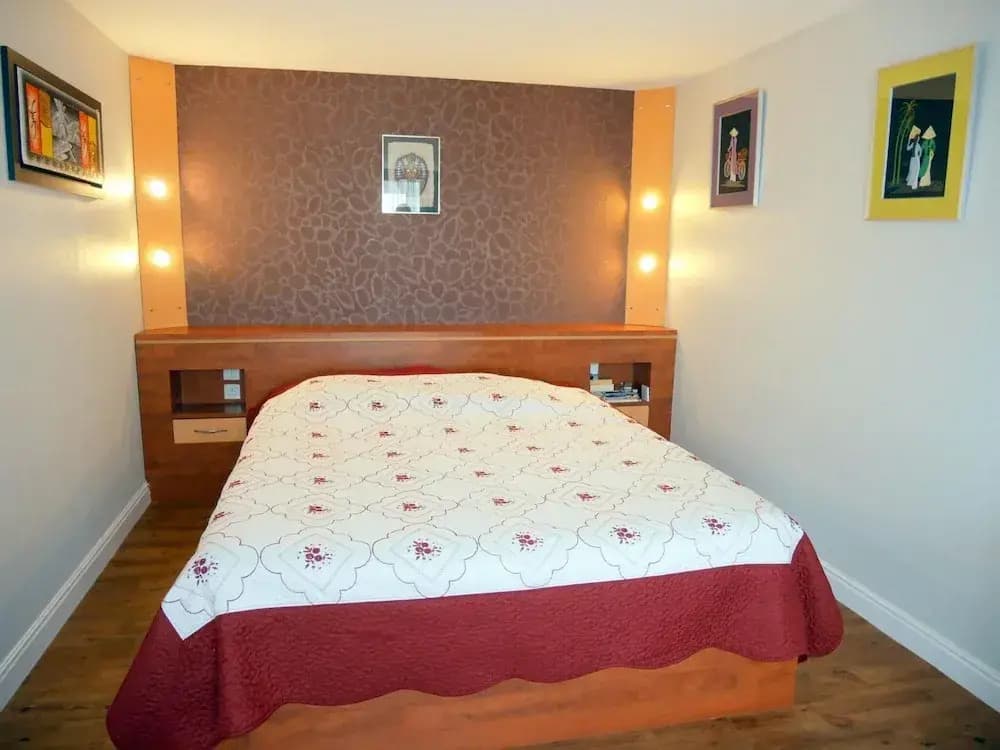 Holiday Home in Plouarzel Near Sandy Cove - Photo 4