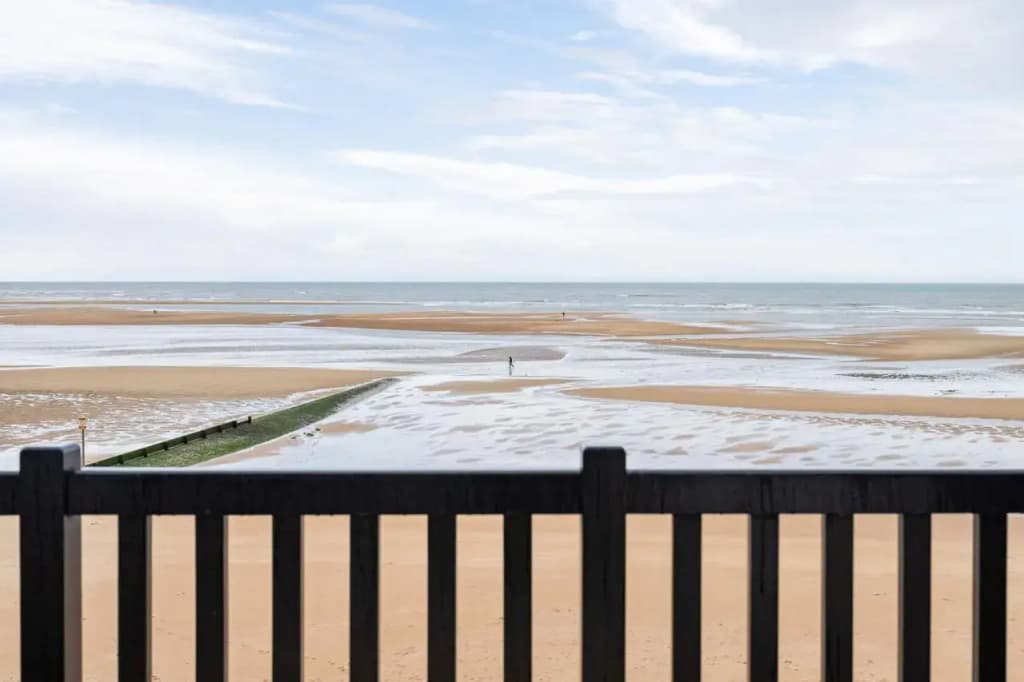 Charmant appartement face à la Mer avec balcon - Miniature 7
