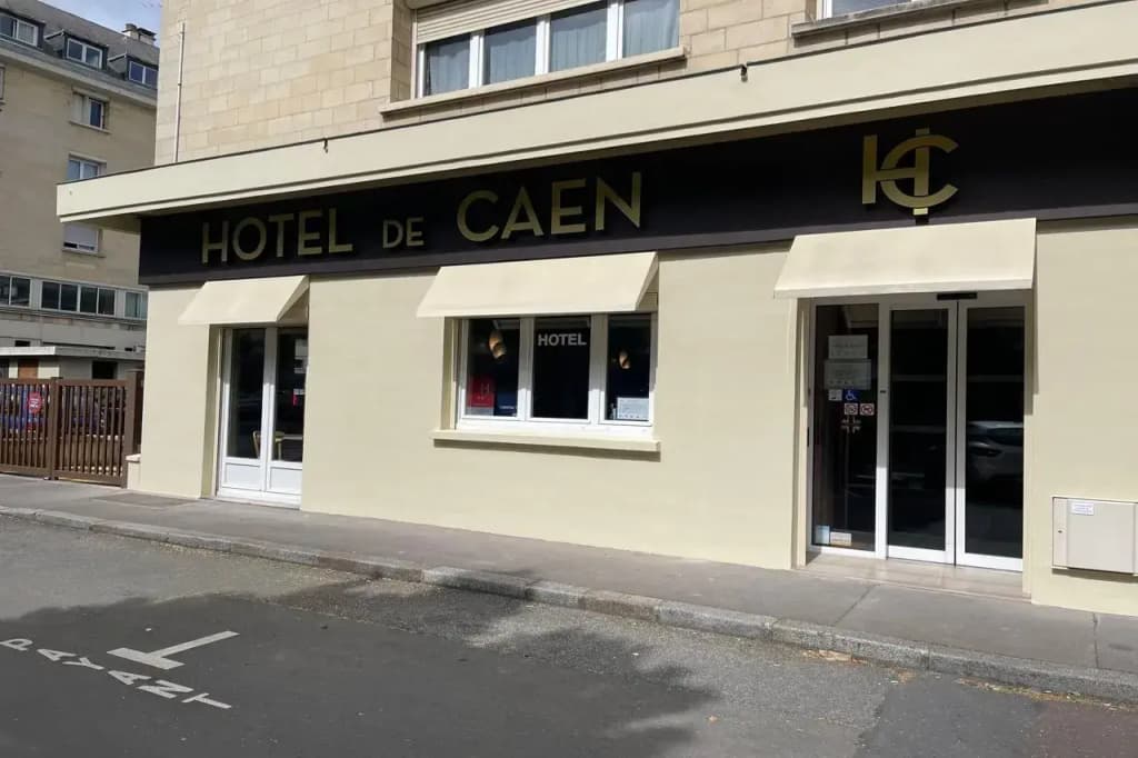 Hôtel de Caen - Photo 1