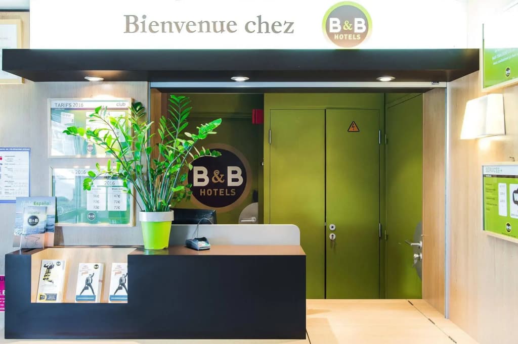 B&B HOTEL Toulouse Cité de l'Espace Mouchotte - Photo 2