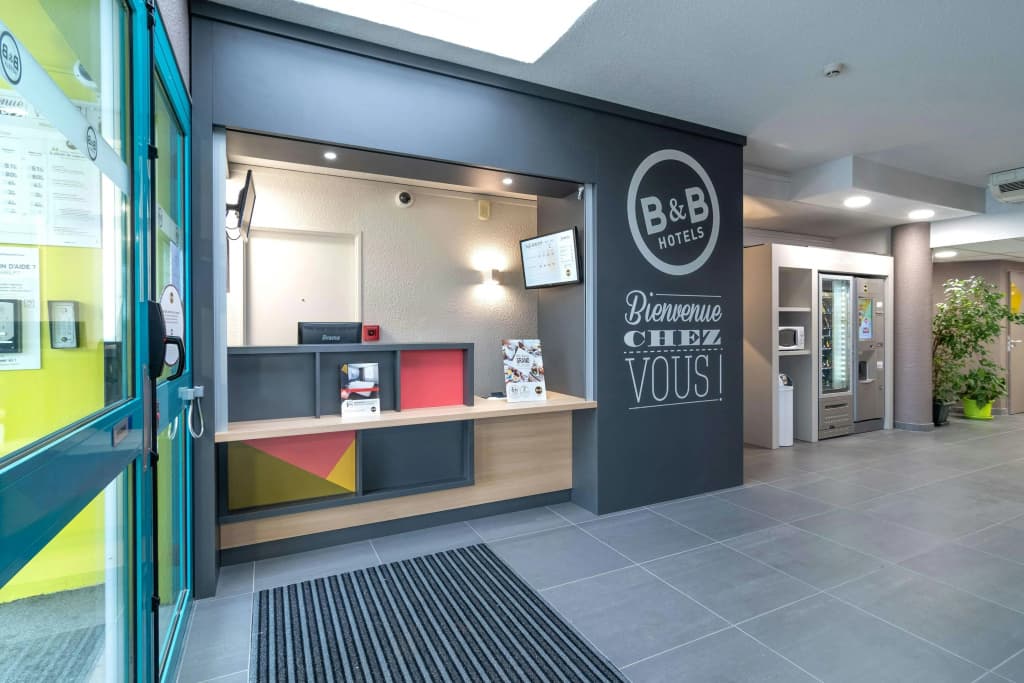 B&B HOTEL Châteauroux Aéroport - Photo 1