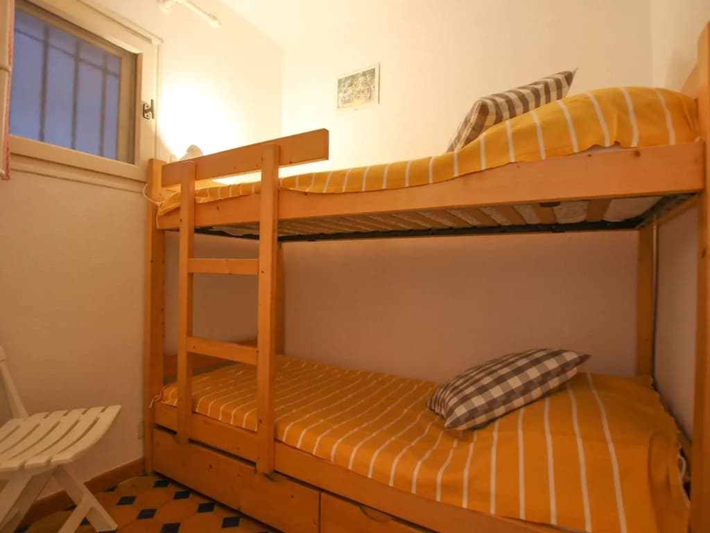Attractive Holiday Home With Garden - Photo 1