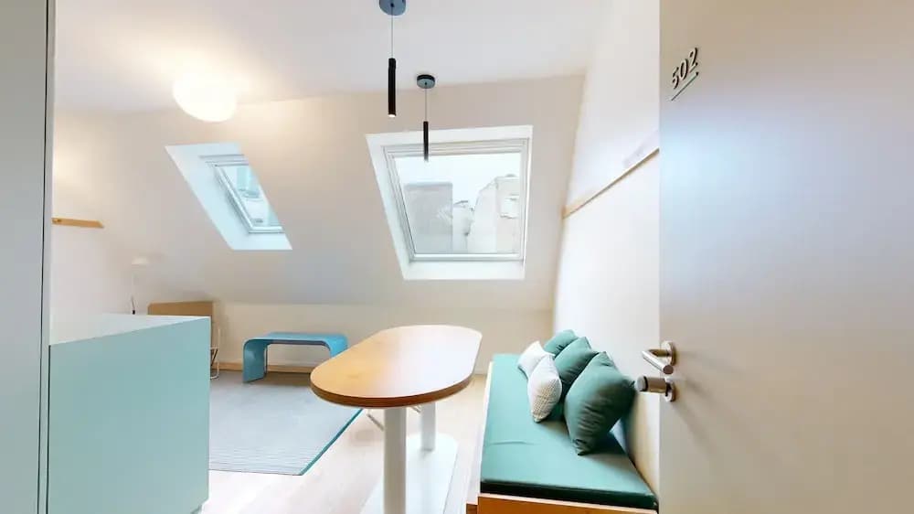 Altido Pleasant 1-bed Flat w Shared Courtyard - Photo 2
