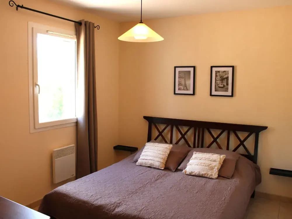 Comfortable Holiday Home With Pool - Photo 3