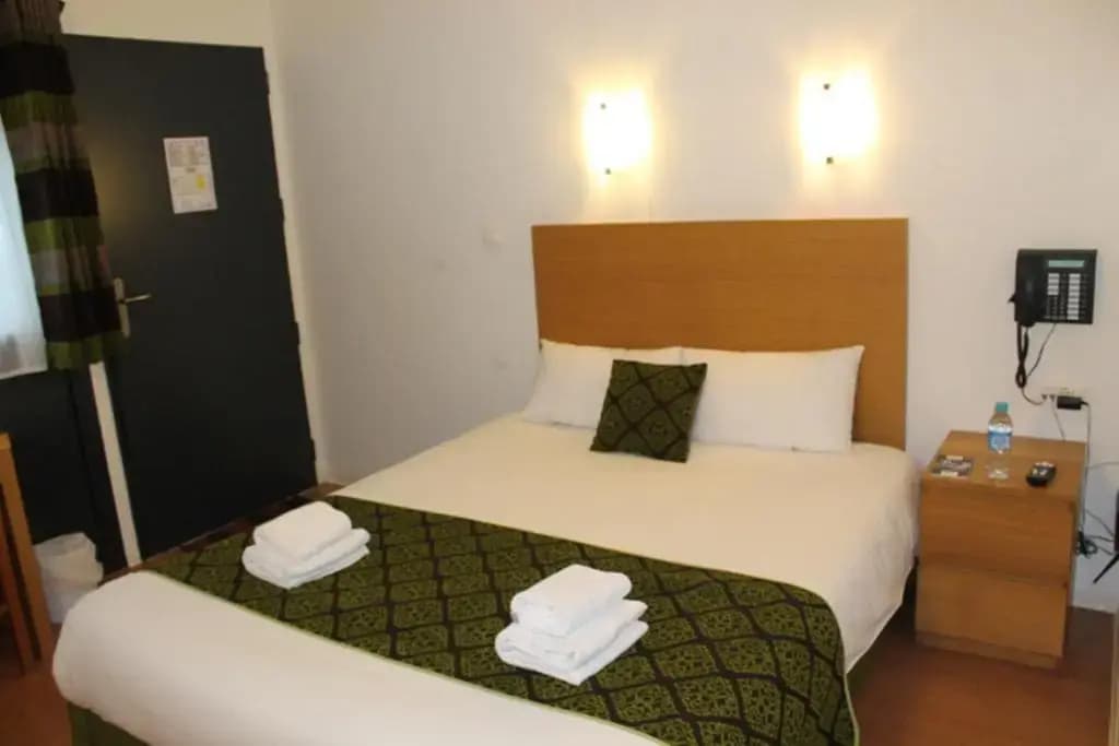 Brit Hotel Guinguet' - Lyon L'Arbresle - Photo 2