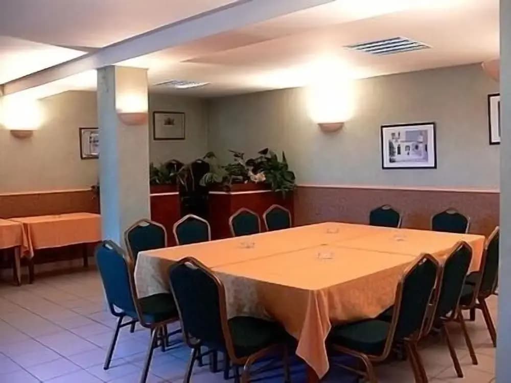 Logis Auberge Des Vieux Chênes - Miniature 8