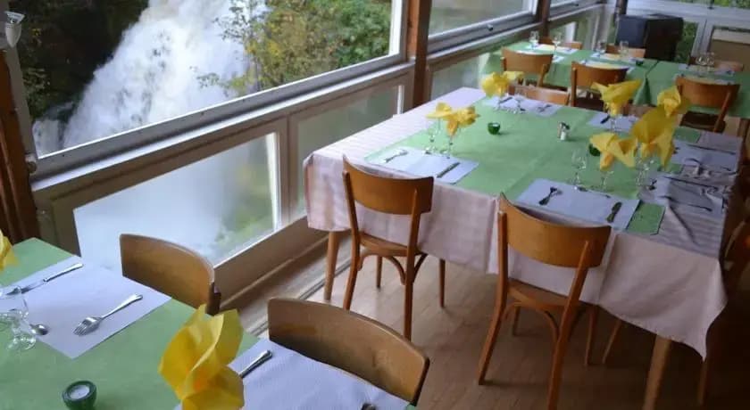 Hôtel Restaurant de la Source - Miniature 7
