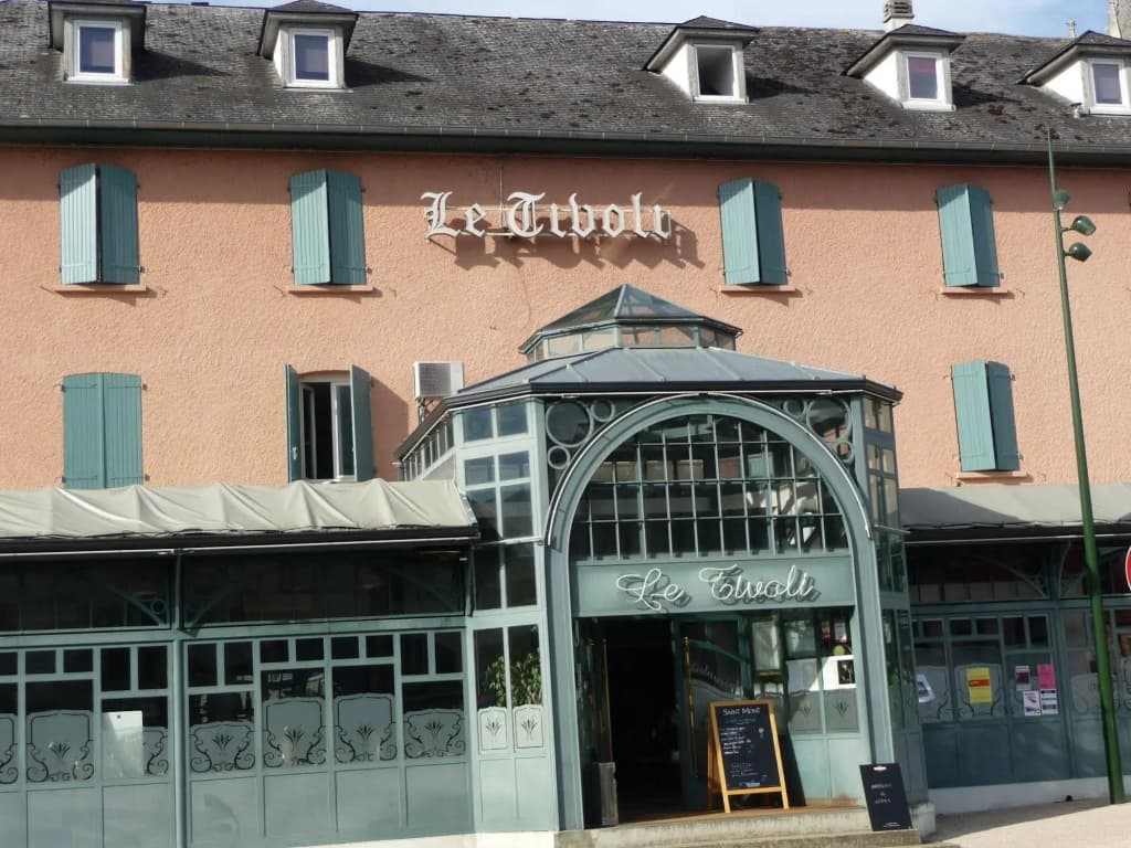 Hôtel le Tivoli - Photo 1