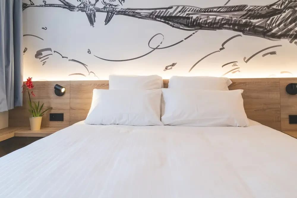 Green Park Hotel Paris - Photo 1