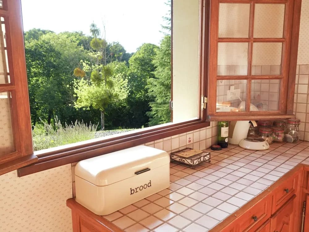 Lovely Villa in La Coquille with Swimming Pool - Miniature 8
