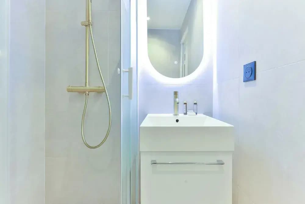 Beautiful 1 Bedroom Apartment - Photo 5