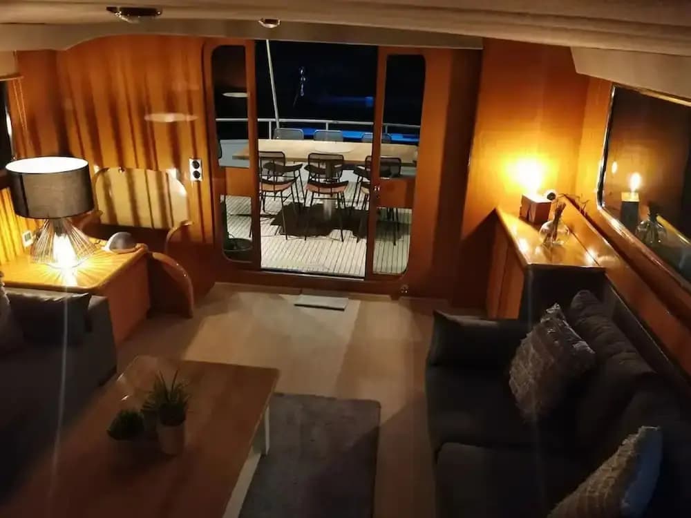 Exclusive Yacht With a Roof Terrace - Photo 2