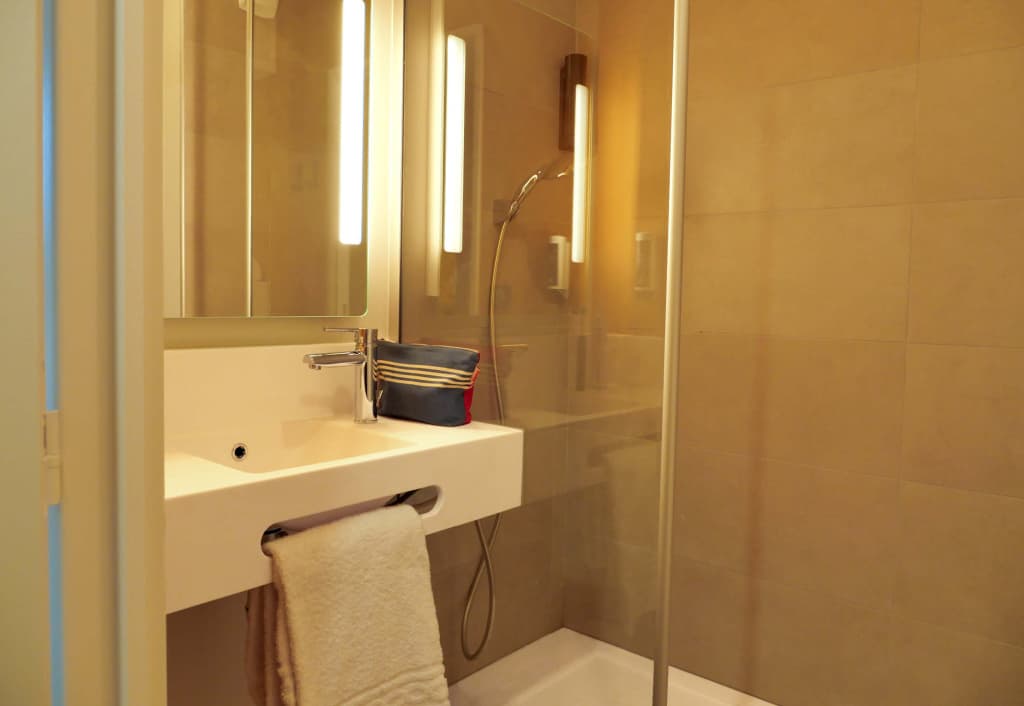 BB HOTEL Carcassonne Rocadest La Cite - Miniature 8