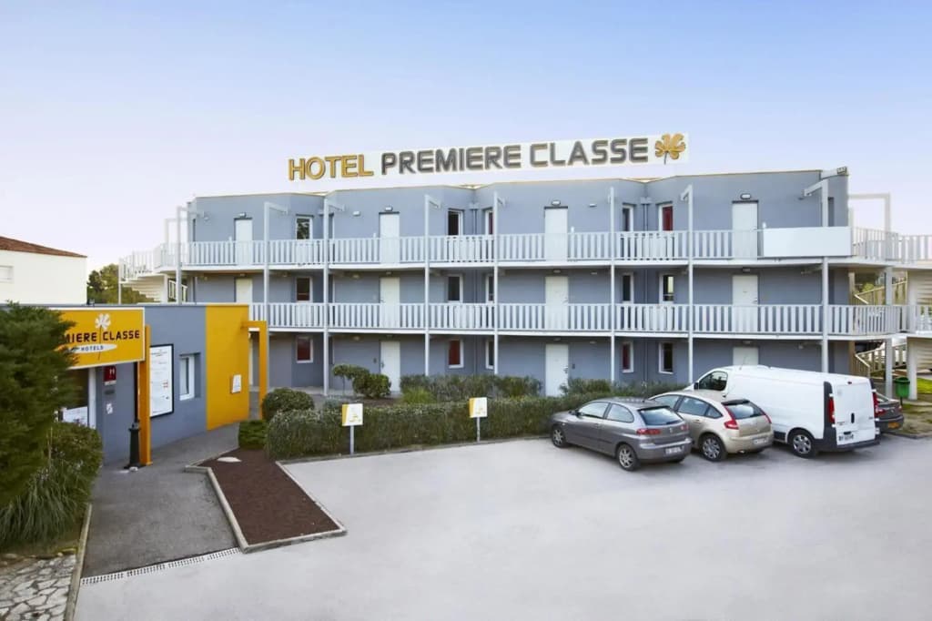 Hôtel Premiere Classe Marseille Ouest-Martigues - Photo 1