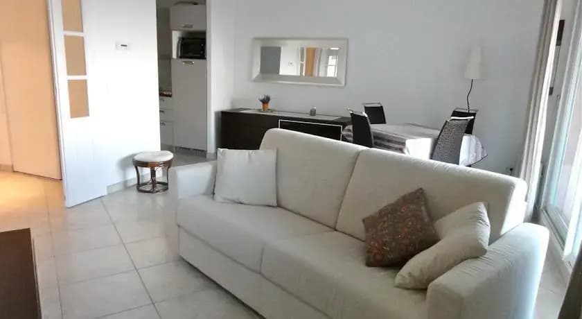 Flore - Photo 2