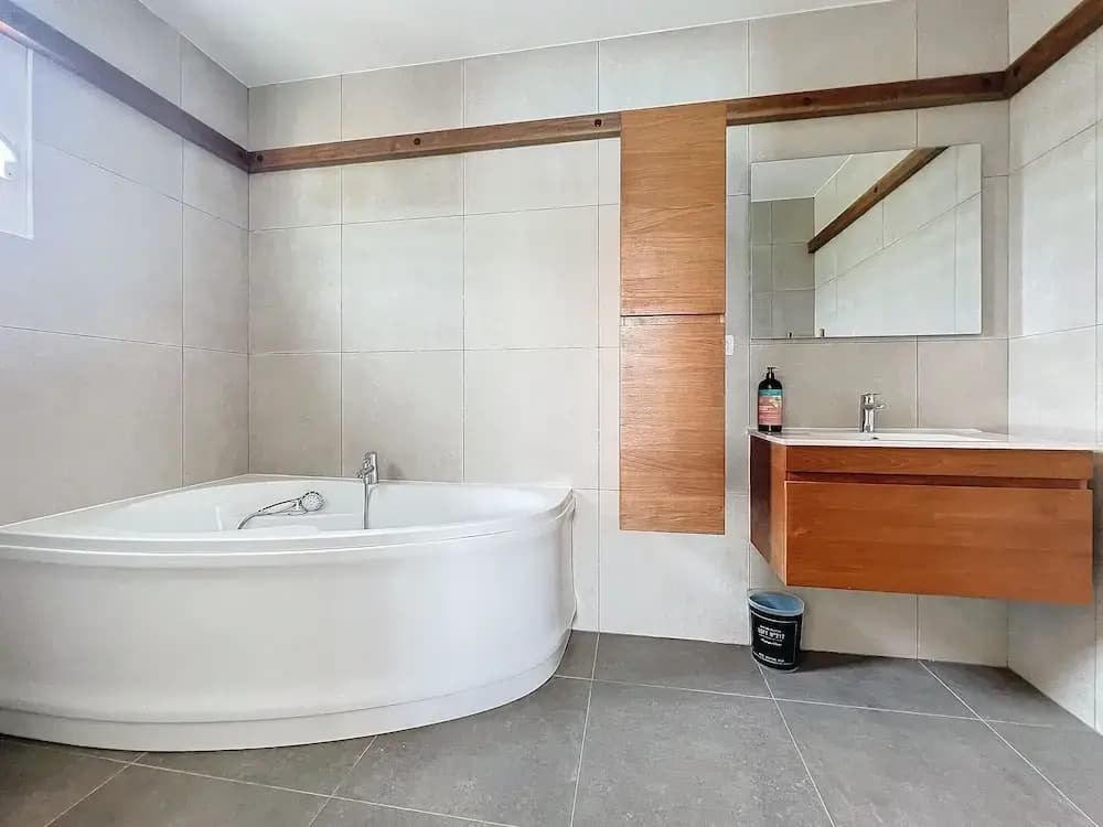 Nakolodge 4 chambres - piscine / balneo / jardin privatifs - Miniature 7