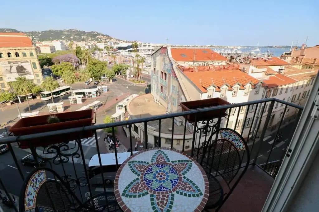 1 bedroom Suquet, 6 min from the Palais, balcony city & port view 220 - Miniature 7