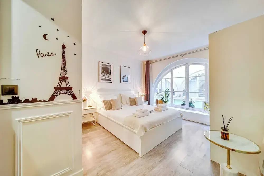 Amazing Historical Parisien Apartment Next TO Louvre Area ! - 1 - Photo 1