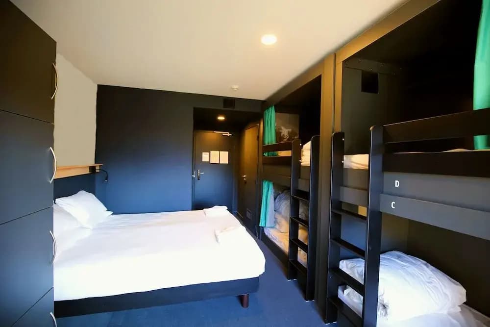 The People Hostel - Photo 5