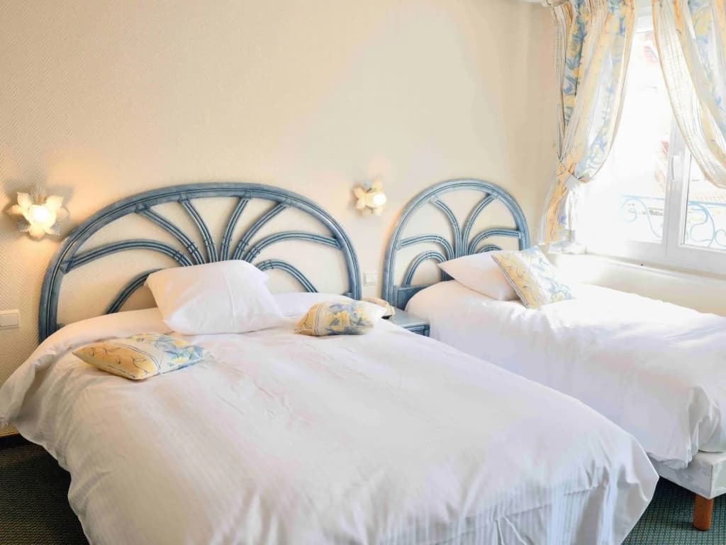 Hôtel Le Saint Louis - Photo 3