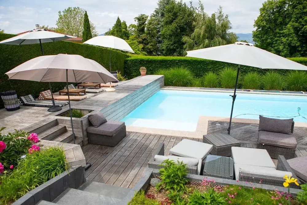 Villa au Bord du lac Avec Piscine Privee et Acces Direct au lac - Photo 3