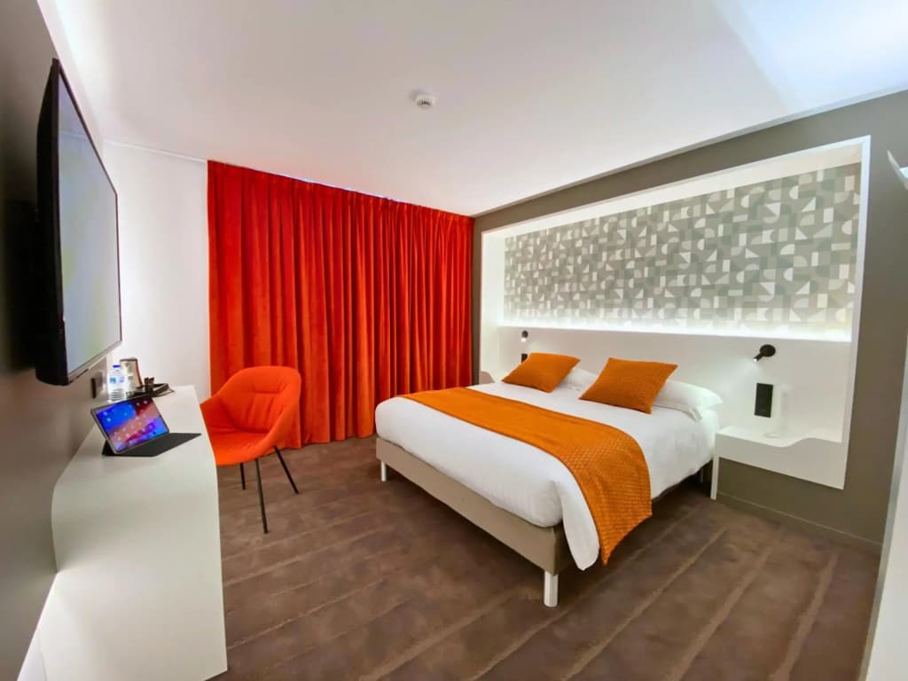 Brit Hotel Piscine & Spa - Fougères - Photo 3