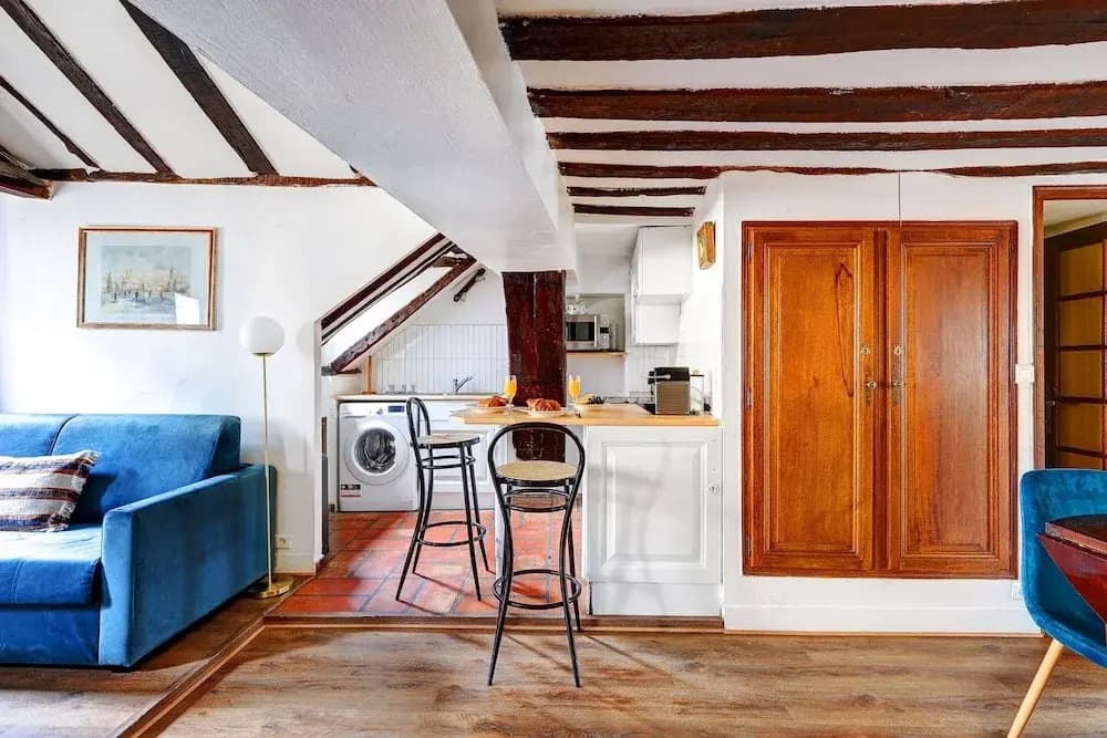 Cozy 2BR in the Heart of Île Saint-Louis - Photo 4