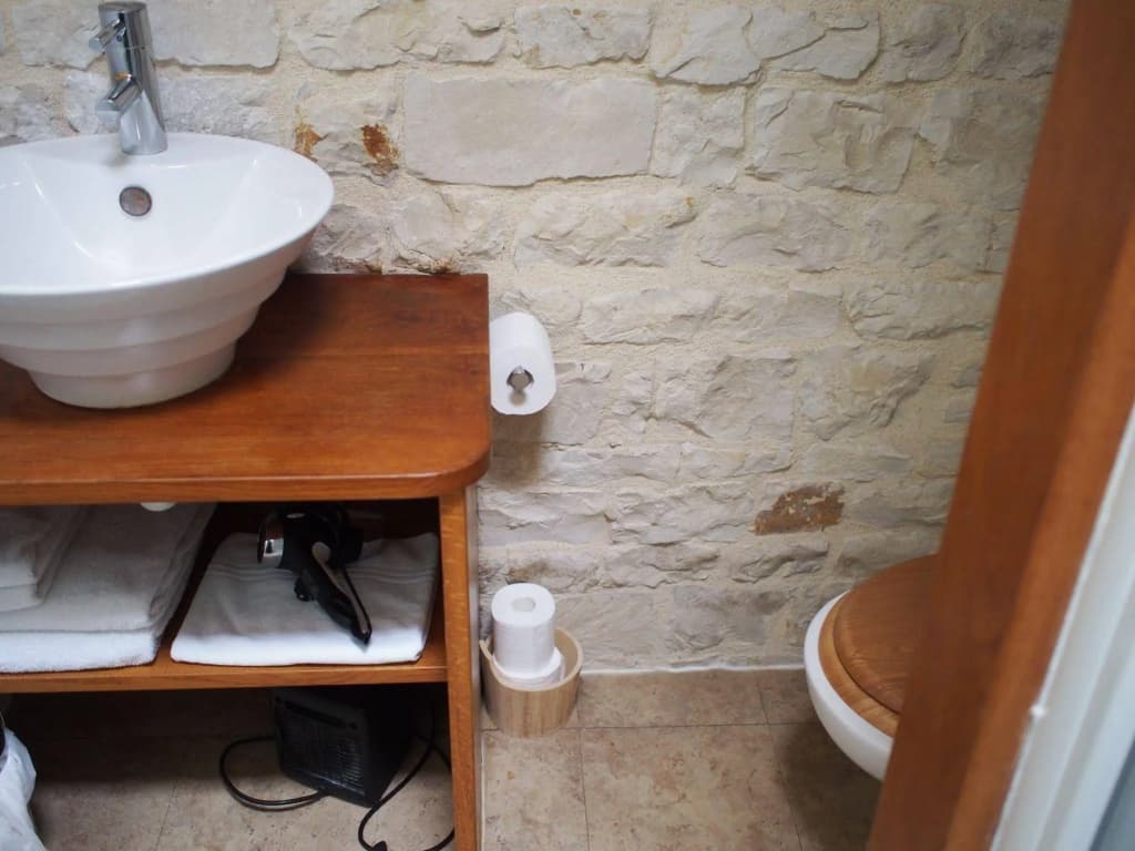 La Rochelle Lodge - Miniature 6
