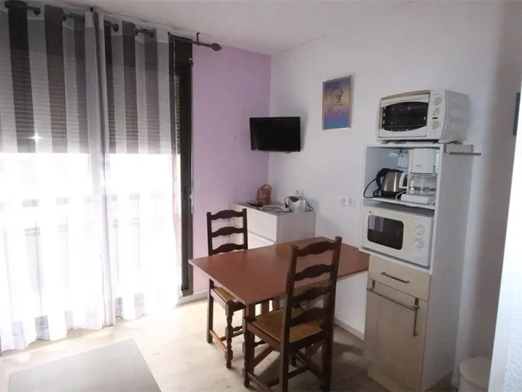 Appartement Bagnères-de-Luchon, 1 pièce, 4 personnes - FR-1-313-183 - Miniature 8