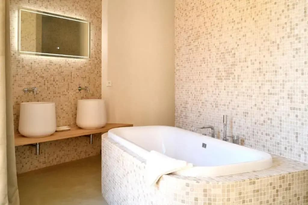 A Speranza Suites avec Piscine privative chauffée - Miniature 7