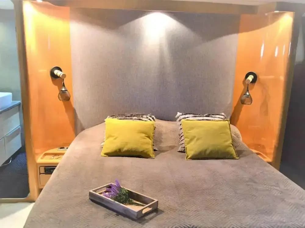 Luxury Yacht in La Rochelle With a Terrace - Miniature 6